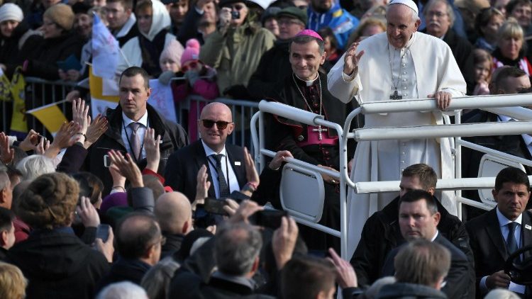 Messe du Pape place de la Liberté à Tallinn en Estonie, mardi 25 septembre 2018. 