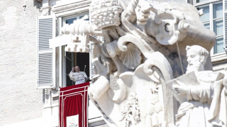 pope-francis--angelus-prayer-1538304811957.jpg