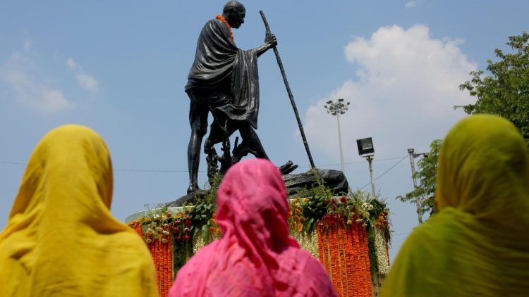 gandhi-jayanthi-in-kolkata-1538470105472.jpg