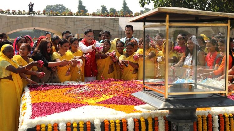 gandhi-jayanthi-celebrated-in-new-delhi-1538471311477.jpg