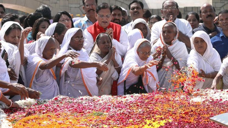gandhi-jayanthi-celebrated-in-new-delhi-1538471313342.jpg