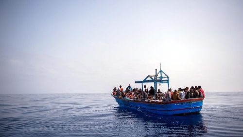 Naufragio al largo della Tunisia: tra le vittime molte donne e bambini