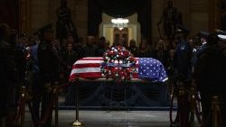 george-h-w--bush-dies-at-94-1543992827250.jpg