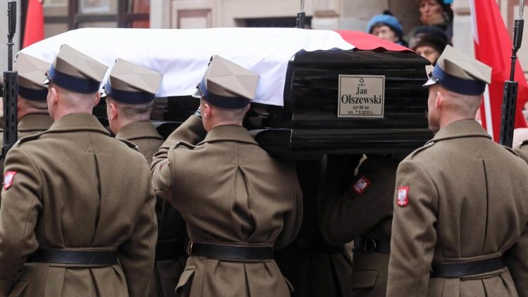 Warszawa: uroczystości pogrzebowe śp. premiera Olszewskiego 