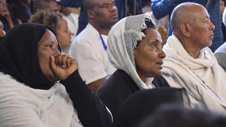 Indonesien: Gläubige, die einer Predigt zuhören