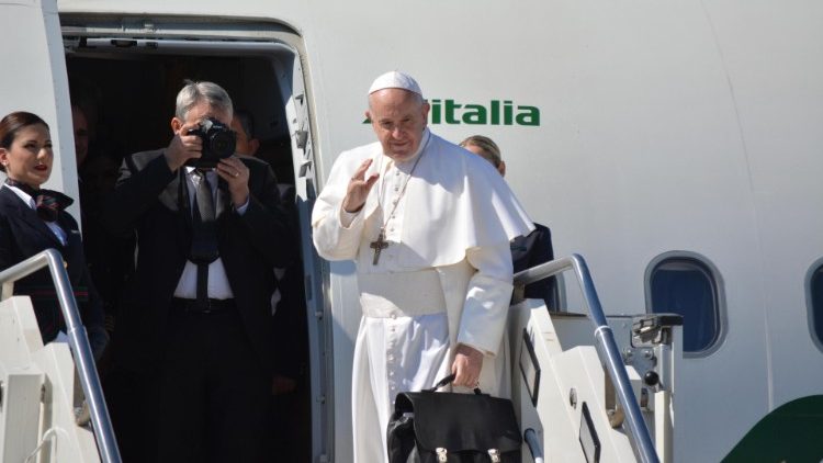 Francisco enviou telegramas a Chefes de Estado dos países sobrevoados durante viagem que o levou até Rabat