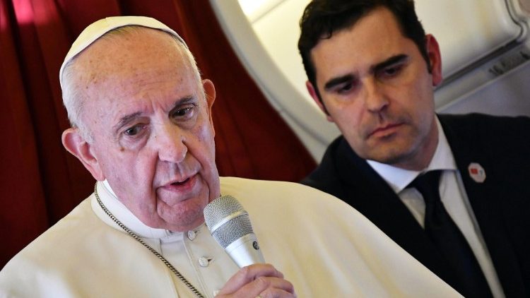 Папа падчас прэс-канферэнцыі ў самалёце