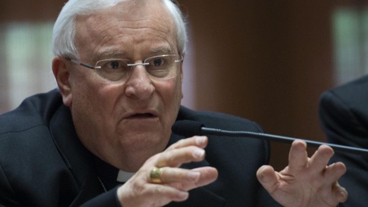 Kard. Bassetti ostrożniejszy w sprawie migracji