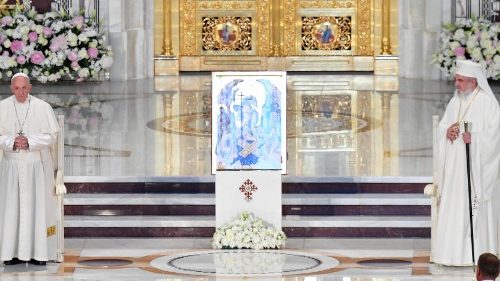 Papst betet Vaterunser in orthodoxer Kathedrale