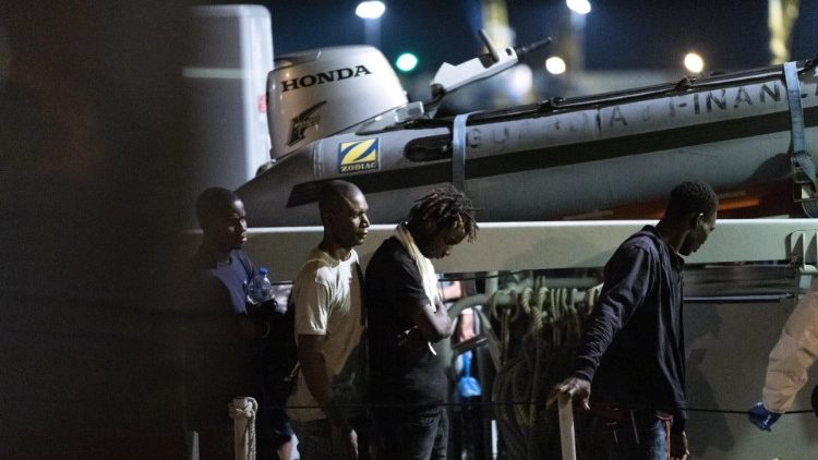 Ks. Nastasi: słowa Papieża na Lampedusie ciągle aktualne