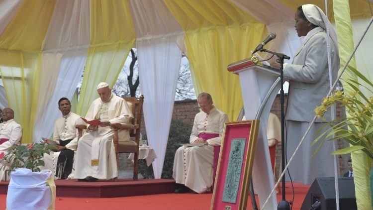 Wakleri na watawa nchini Madagascar wamemwelezea Baba Mtakatifu Francisko matumaini, changamoto na fursa walizo nazo katika mchakato wa uinjilishaji wa kina.