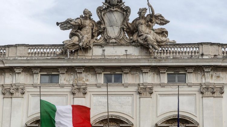 ATTESA PER LA DECISIONE DELLA CONSULTA SUL FINE VITA