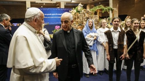 Mgr Fisichella: la catéchèse est une étape de l'évangélisation