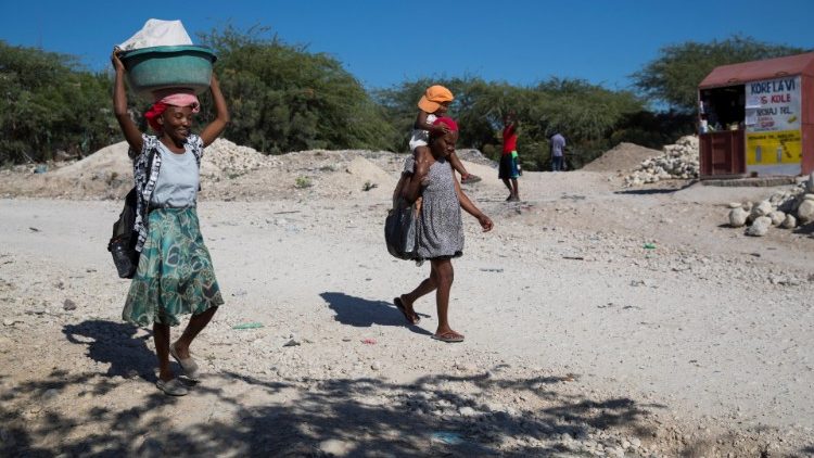 Diez años después del terremoto en Haití, la gente todavía vive en campamentos.