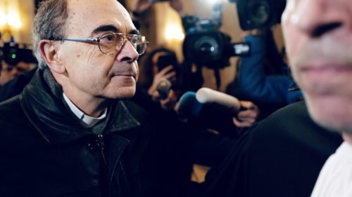 Frankreich: Kardinal Barbarin will lieber Seelsorger in Madagaskar werden