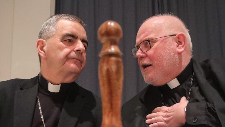 Nuntius Eterovic (links) und Kardinal Marx in Mainz
