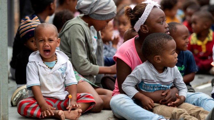 Essa crise, iniciada ainda antes do aparecimento do coronavírus, está piorando ainda mais nos dias de hoje". 