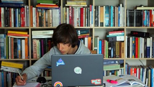 Giornata bambini vittime di abusi. Meter: pedofilia online in aumento