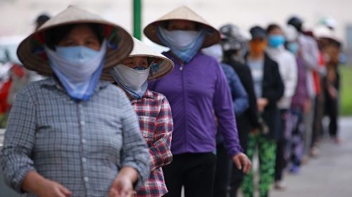 Fome se agrava no Vietnã devido ao Covid-19. Igreja sai em socorro dos famintos