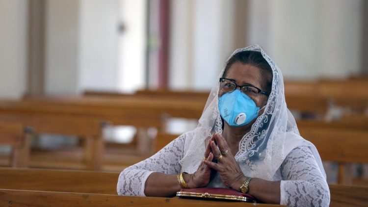 Une fidèle sri-lankaise