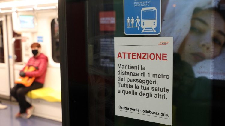 Coronavirus: nuova segnaletica per distanziamento sociale