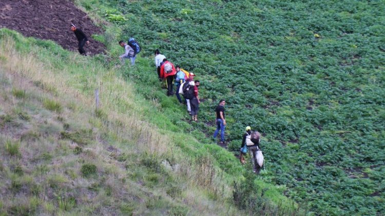 Venezuela/Ecuador: Migranten unterwegs