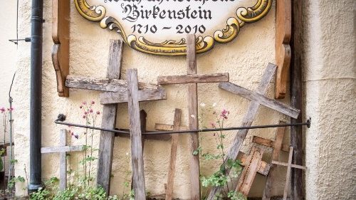 D: Gottesdienste in allen Bistümern und Landeskirchen möglich