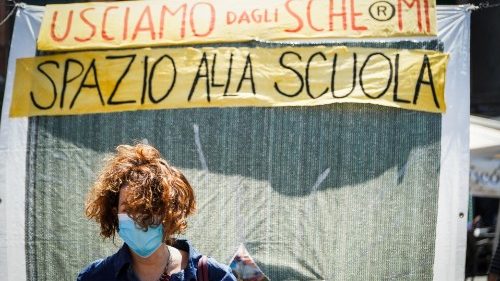Scuola, Cisl e Agesc: manca un piano per il rientro dopo il coronavirus