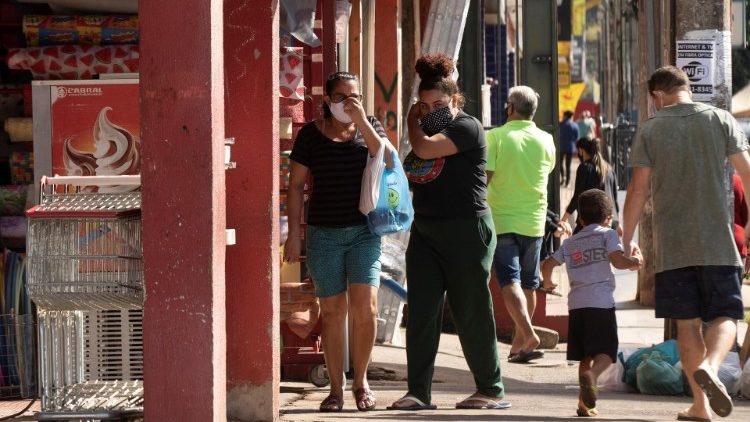 Brazil advances towards economic recovery despite its almost 28,000 deaths