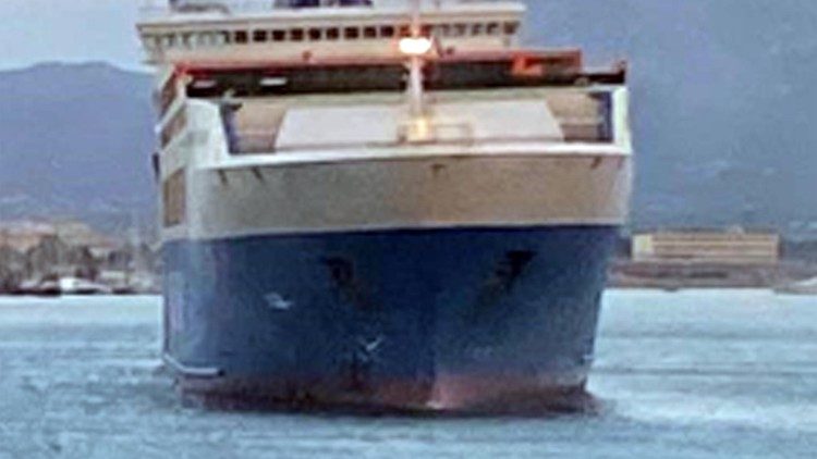 Nave-cargo incagliata a Olbia, a rischio allevamenti cozze