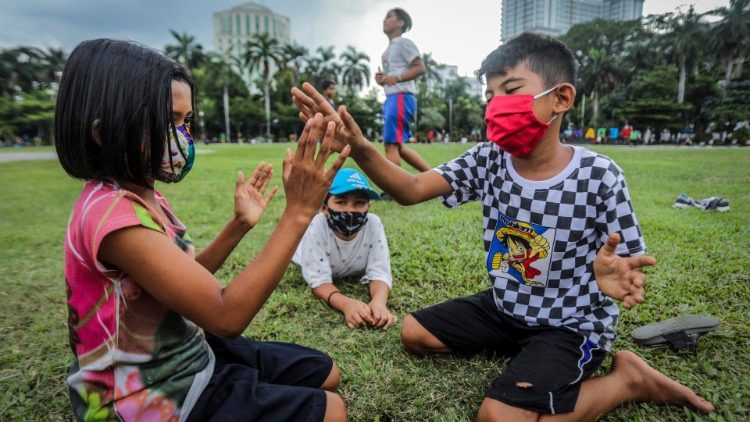 Các trẻ em ở miền bắc Sumatra, Indonesia