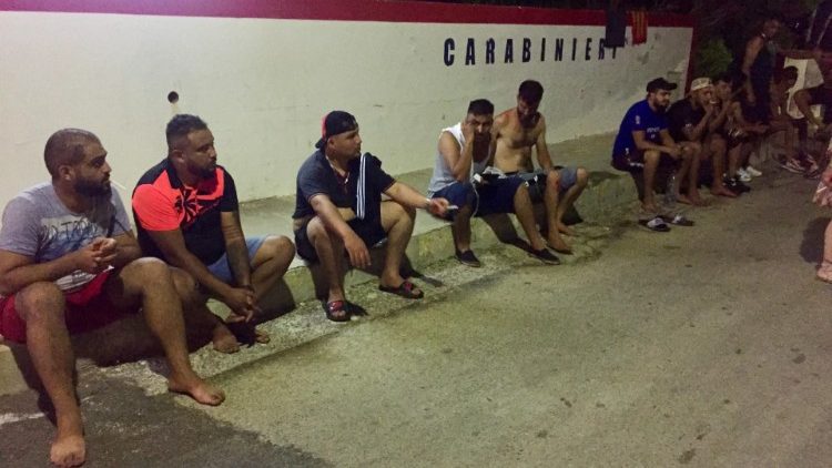 Migranti appena sbarcati in Sicilia