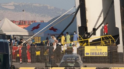 Sizilien: Jesuitenflüchtlingsdienst fordert Lösung für Migranten