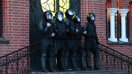 Weißrussland: Erzbischof verurteilt Polizeieinsatz in Kirche