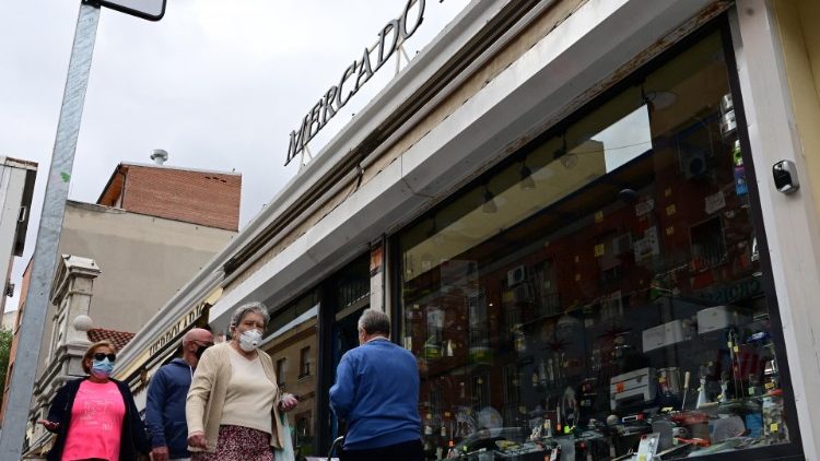 People take to walking in various areas of Madrid as restrictions on mobility are in place