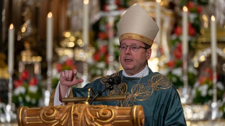 Bischof Bätzing bei der Predigt in Fulda