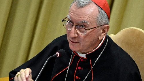 Parolin ai maestri cattolici: testimoni di speranza in un momento di smarrimento