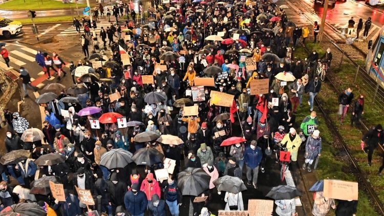 Manifestanti contro la decisione del Tribunale costituzionale di rendere illegale l’interruzione di gravidanza in caso di malformazione del feto - Polonia