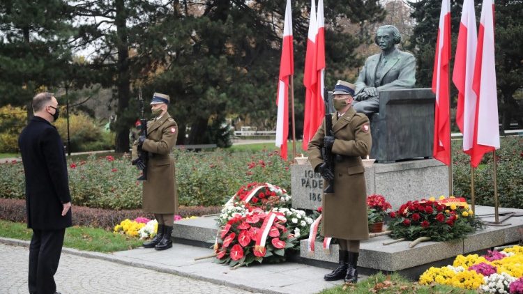 Kościół w Polsce modli się za Ojczyznę w Narodowe Święto Niepodległości
