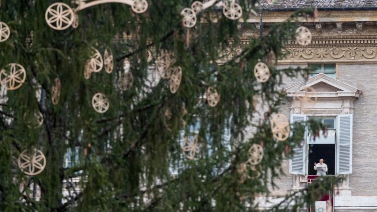 教宗主持三钟经