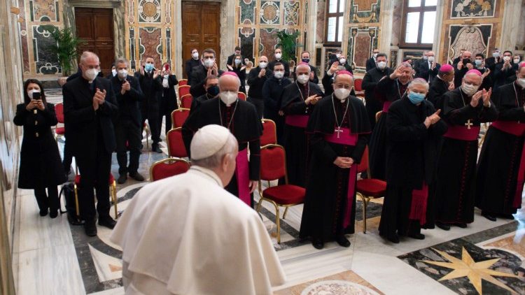 Az Európai Püspöki Konferenciák hittani bizottságainak püspök felelősei talélkoznak Ferenc pápával  