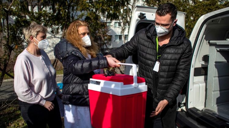 Kard. Duka: Covid-19 to ostrzeżenie, zobaczmy, dokąd doszliśmy