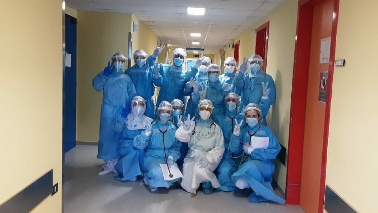 Da un anno gli ospedali in piena attività contro il Covid