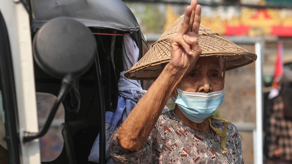 Protesto contra golpe militar em Mandalay