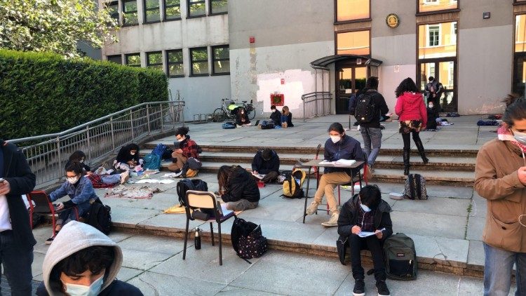 Scuola: occupato liceo classico Carducci a Milano