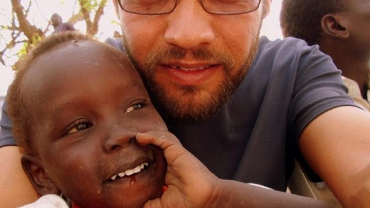 Padre Christian é o mais jovem bispo católico eleito da Itália