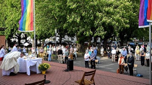 D: „Segnungsgottesdienste für Liebende“ in einigen Kirchen