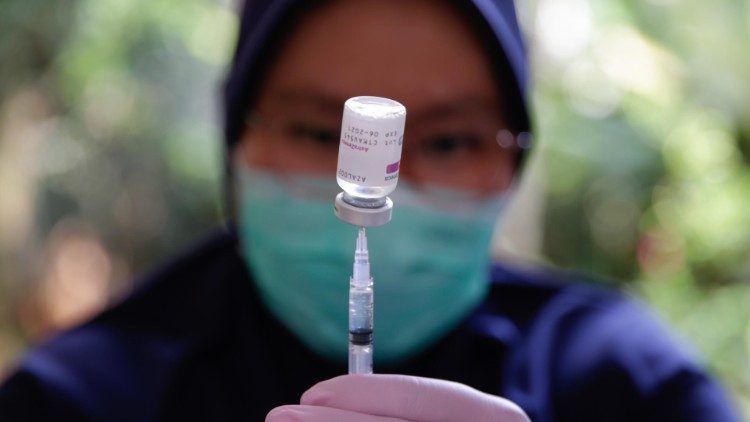 इंडोनेशिया की स्वास्थ्य कार्यकर्ता