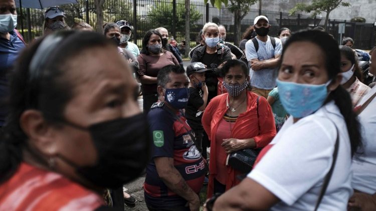 Familien protestieren in Costa Rica, um zu erfahren, wo Gelder für soziale Hilfen versackt sind