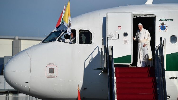 Ferenc pápa érkezése Budapestre